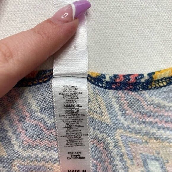 LuLaRoe Lynnae Multicolor Geometric Long Sleeve Top Sz Small NEW - Picture 7 of 9